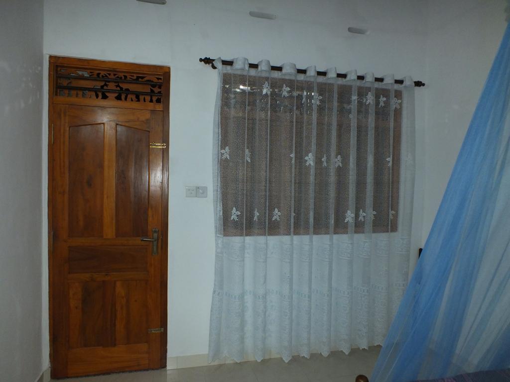 Beach Corner Hotel Weligama Esterno foto