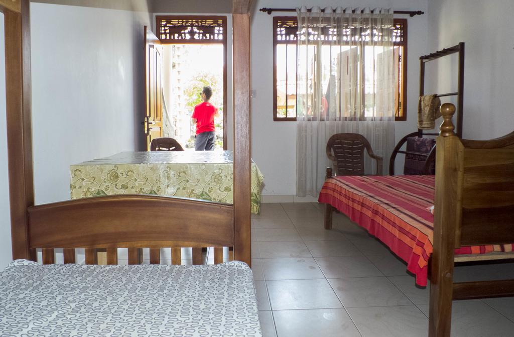 Beach Corner Hotel Weligama Esterno foto
